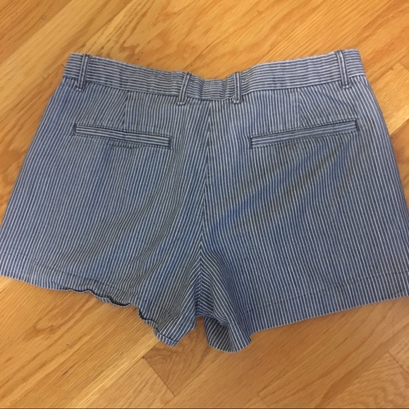GAP Pinstriped Denim Shorts! - Picture 3 of 7